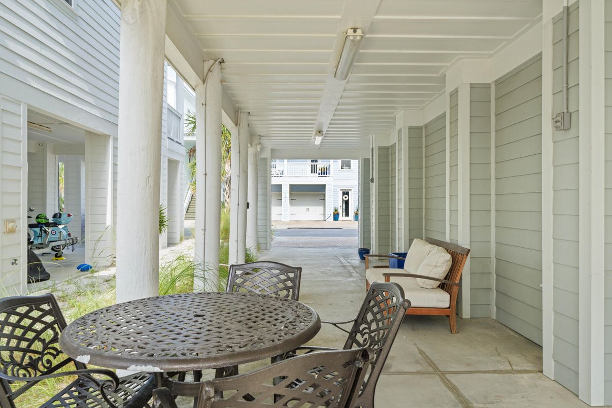 Dining room, Exterior