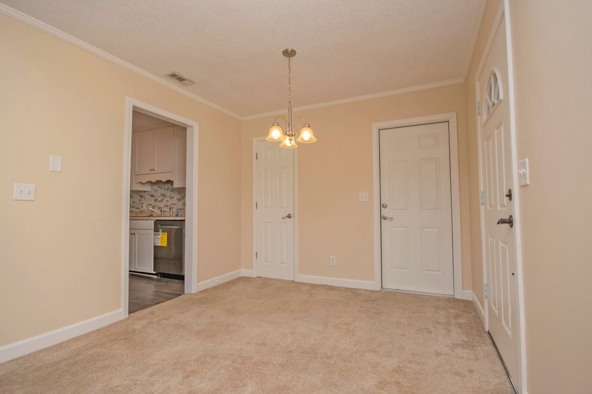 Empty room, Interior, Pendant Lights