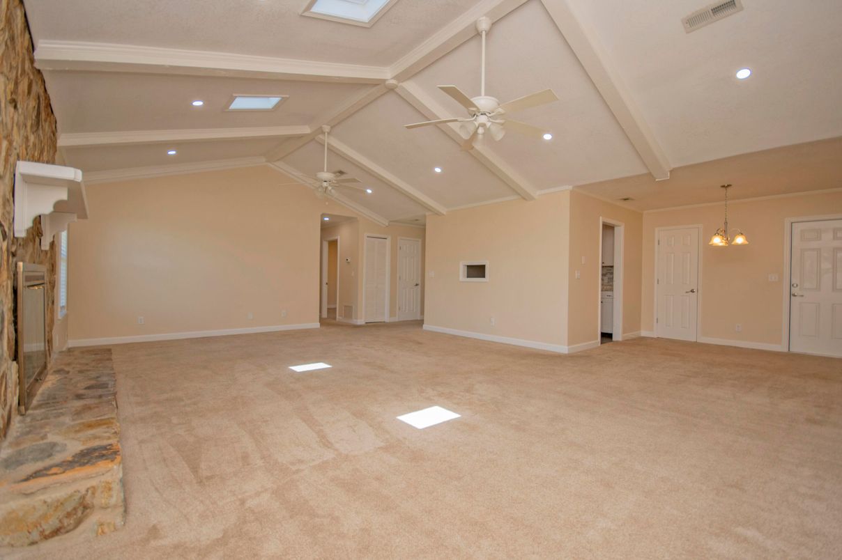 Empty room, Interior, Pendant Lights, Recessed Lighting