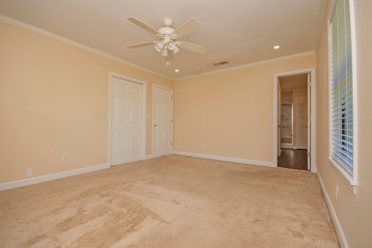 Empty room, Interior, Recessed Lighting