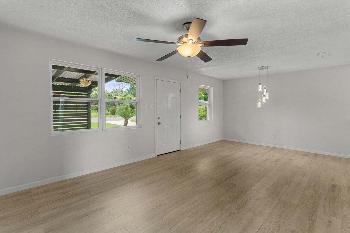Empty room, Interior, Pendant Lights, Wood Texture Flooring