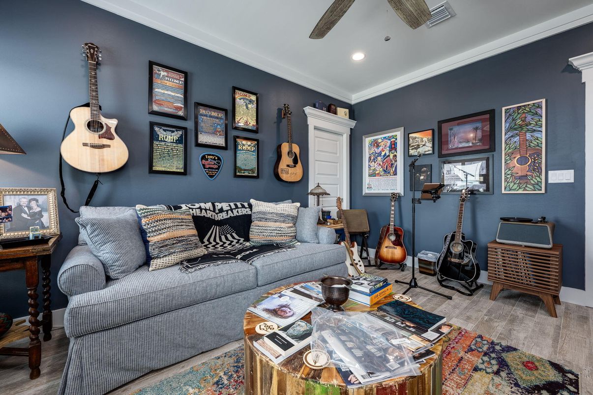 Fitness Equipment, Interior, Living room, Recessed Lighting