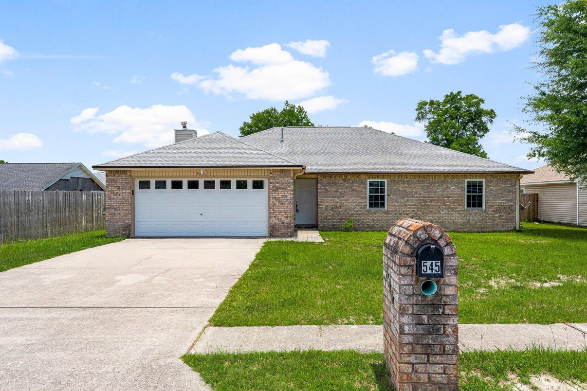 Attached, Exterior, Facade, Brick Facade, Ranch