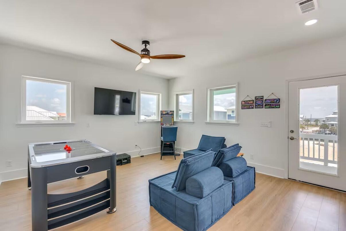 Game Room, Interior, Recessed Lighting, Wood Texture Flooring