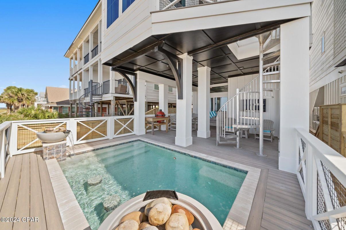 Exterior, Pool