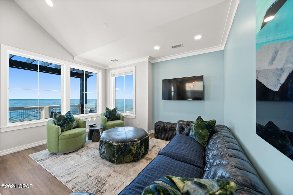 Interior, Living room, Recessed Lighting, Water, Wood Texture Flooring