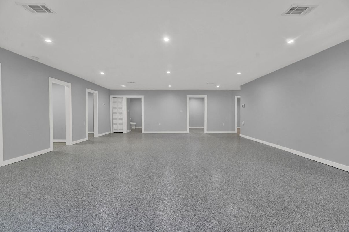 Empty room, Interior, Recessed Lighting