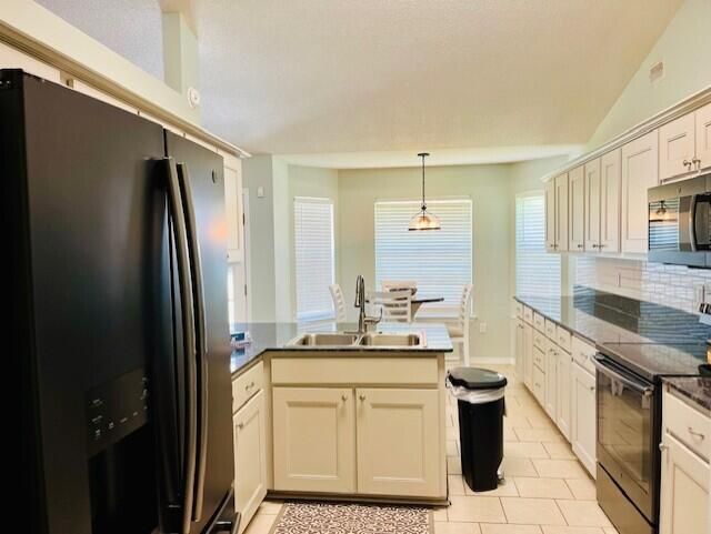 Dining room, Interior, Kitchen, Pendant Lights