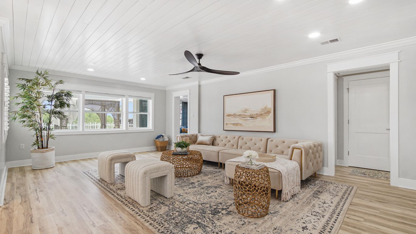 Interior, Living room, Recessed Lighting, Wood Texture Flooring