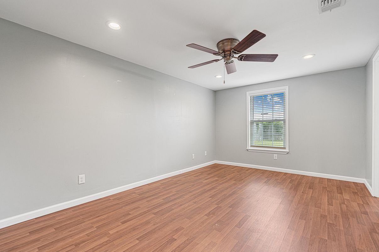 Empty room, Interior, Recessed Lighting, Wood Texture Flooring