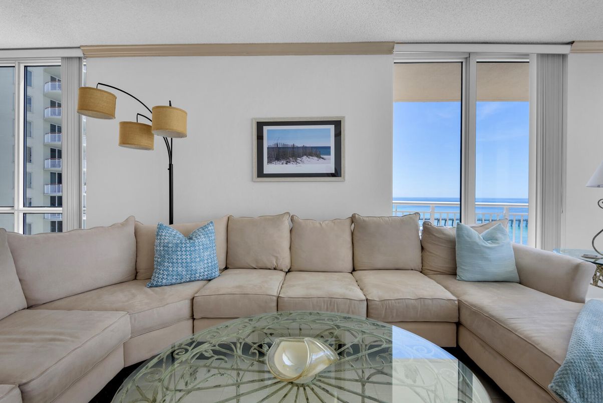 Interior, Living room, Water