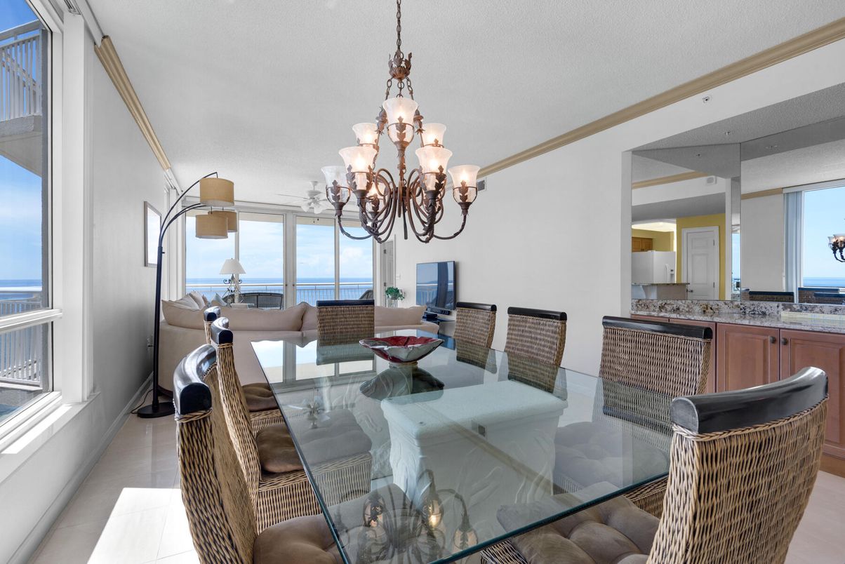 Chandelier, Dining room, Interior, Living room, Water