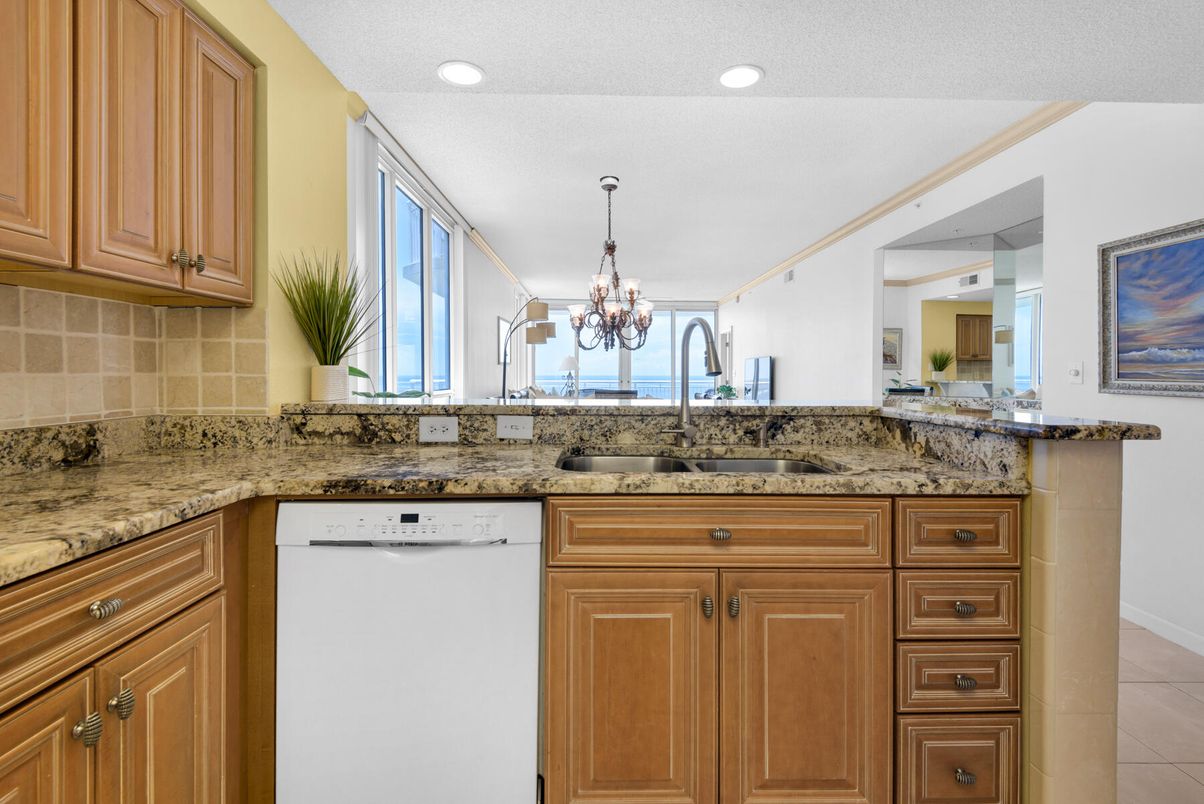 Chandelier, Interior, Kitchen, Recessed Lighting