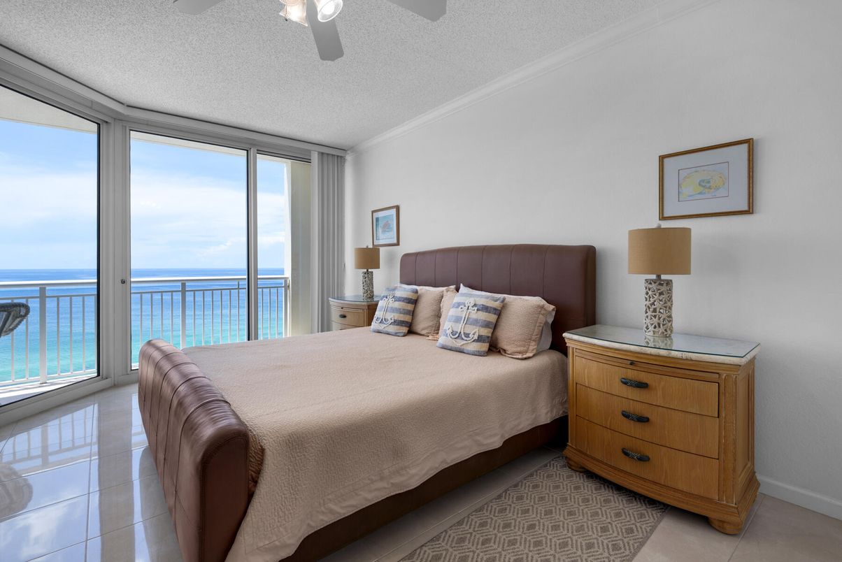 Bedroom, Interior, Water