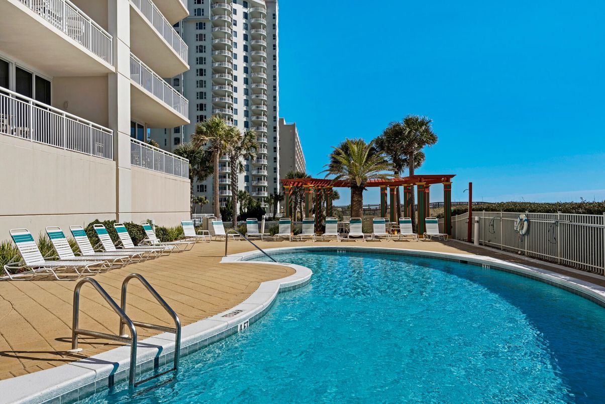 Exterior, Pool