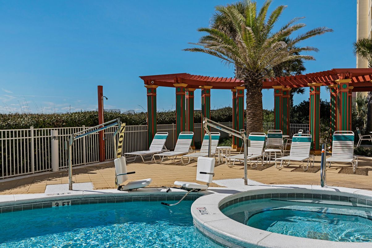 Exterior, Pool