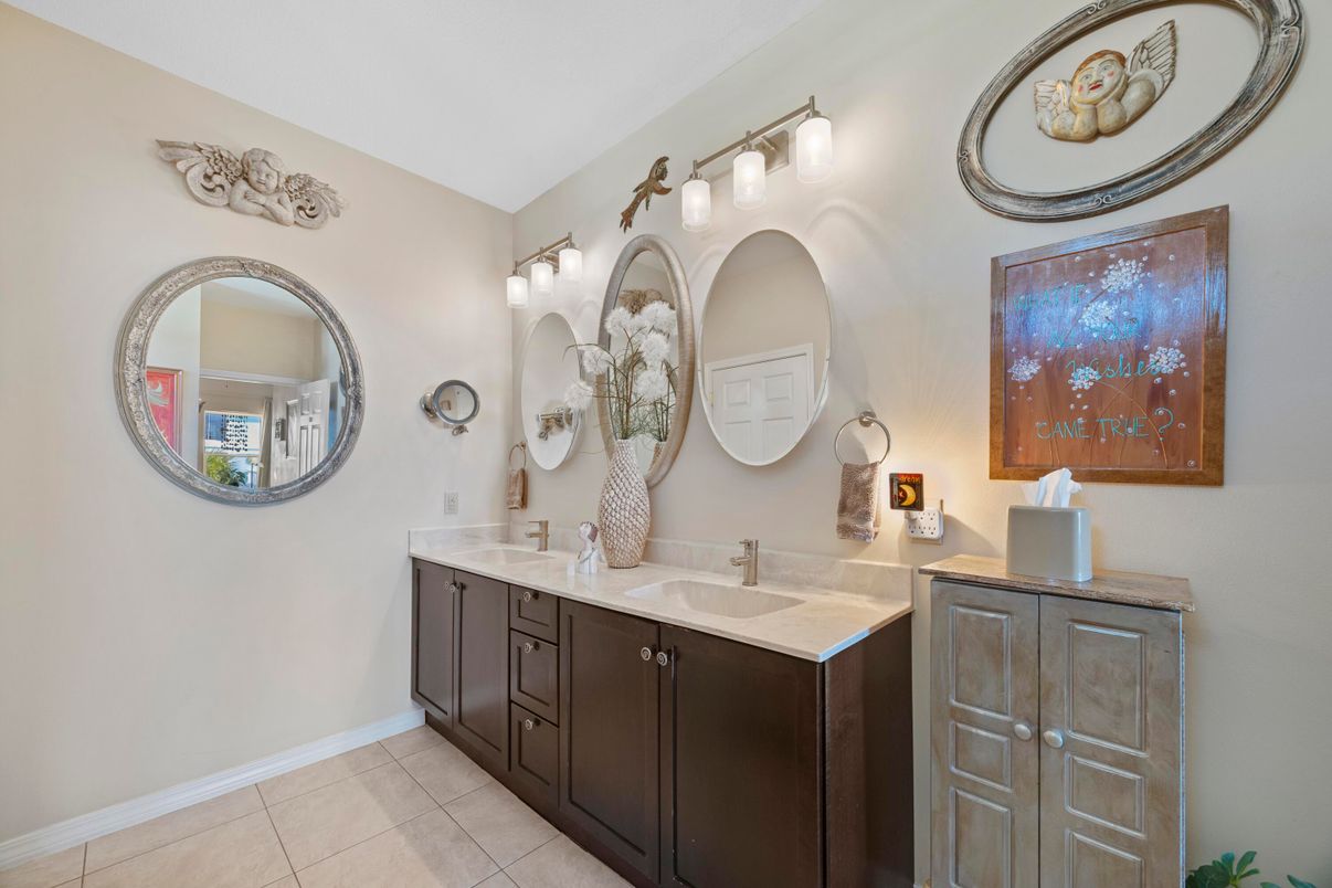 Bathroom, Dual Sink Vanities, Interior