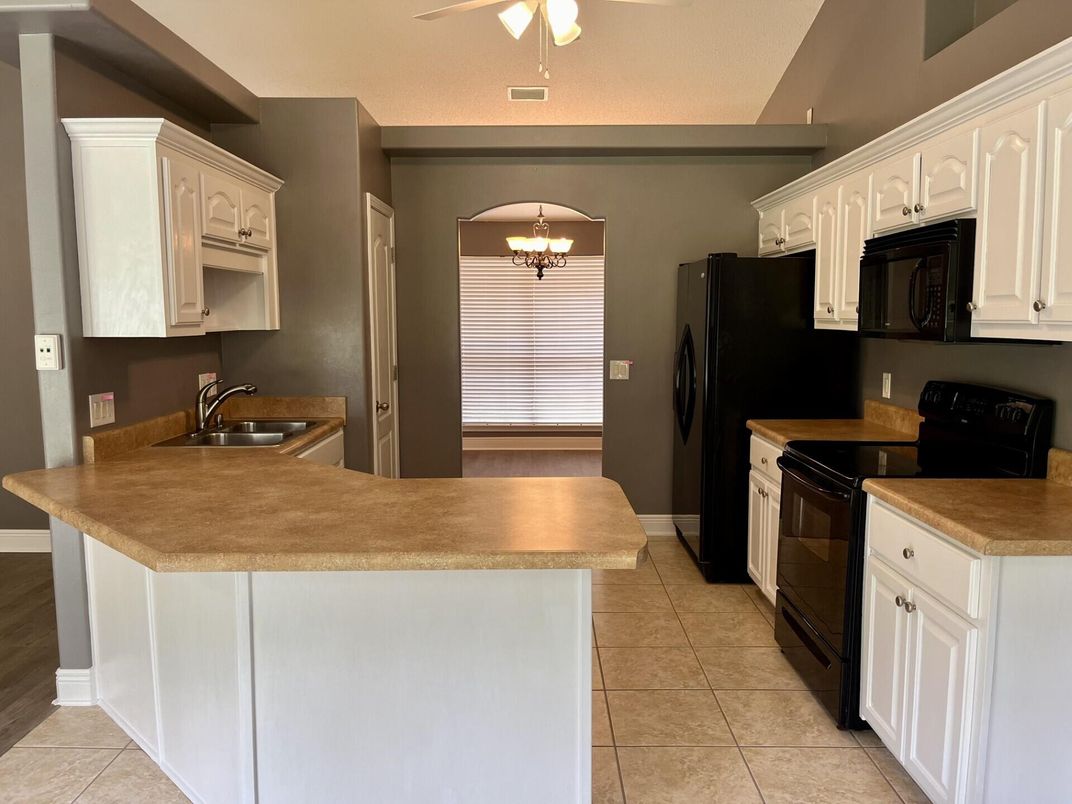 Chandelier, Interior, Kitchen