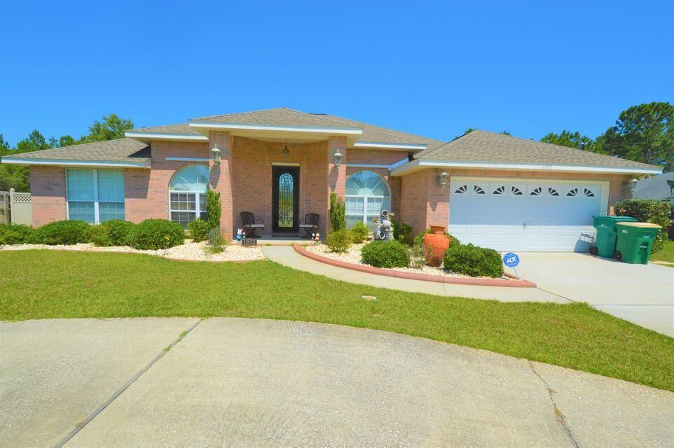 Attached, Exterior, Facade, Brick Facade, Ranch