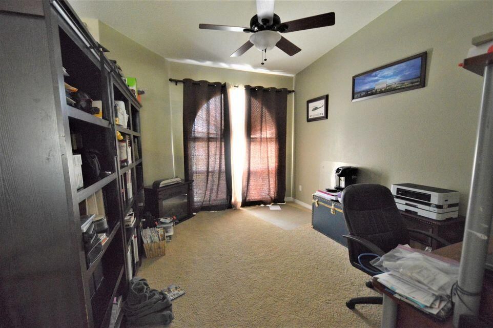 Home Office, Interior