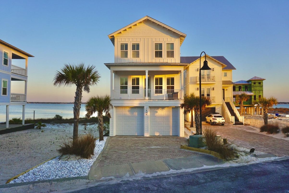 Attached, Exterior, Facade, Water, Farmhouse