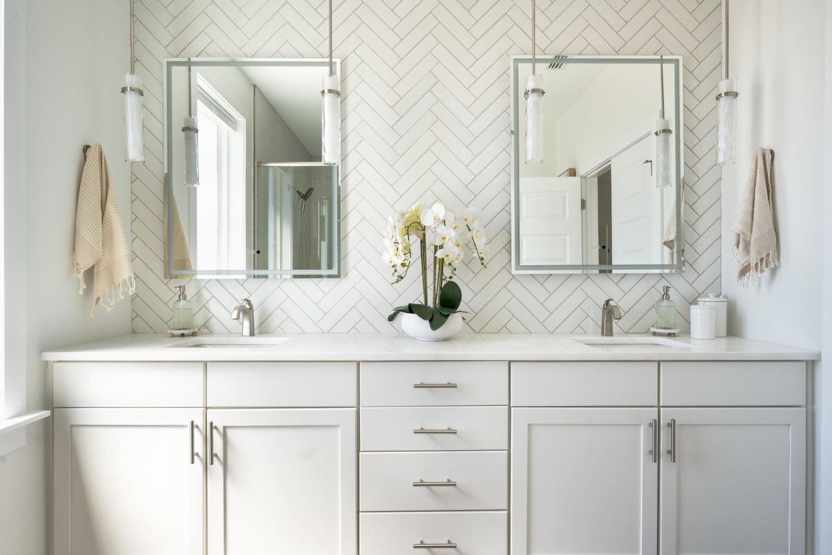 Bathroom, Dual Sink Vanities, Interior