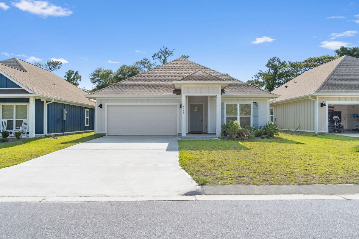 Attached, Backyard, Exterior, Facade, Ranch