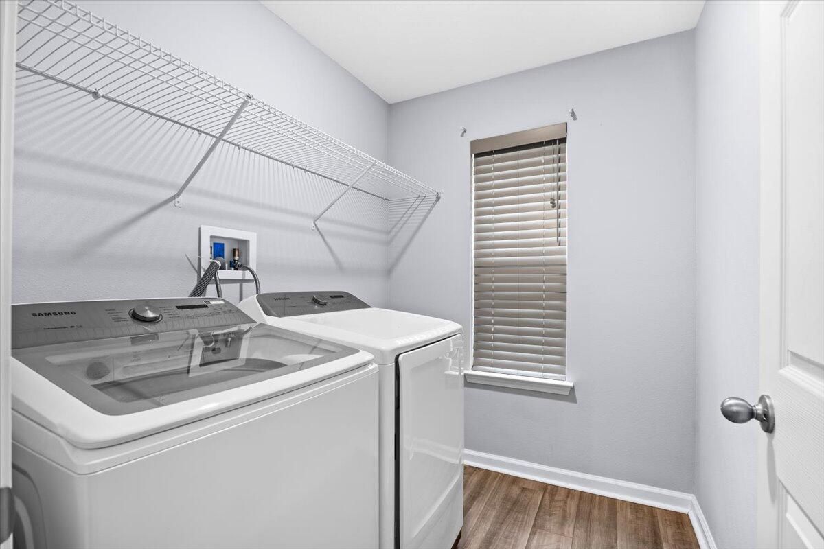 Interior, Utility Closets, Washer, Wood Texture Flooring