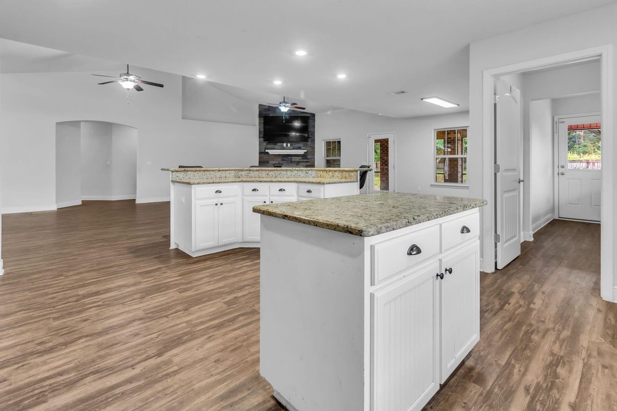 Interior, Recessed Lighting, Wood Texture Flooring