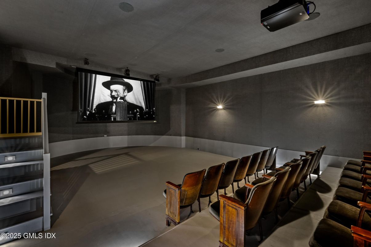 Interior, Projection Screen, Recessed Lighting, Theatre Room