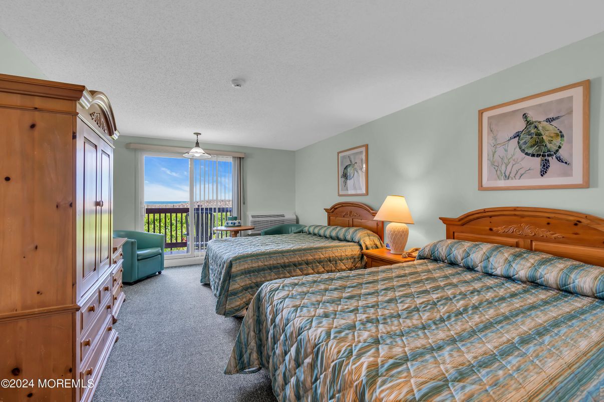Bedroom, Interior, Pendant Lights