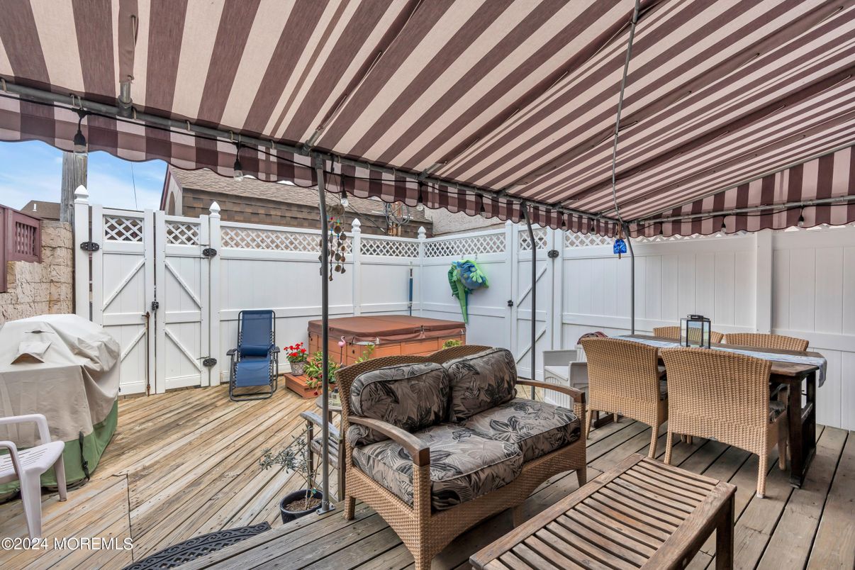Exterior, Wood Texture Flooring
