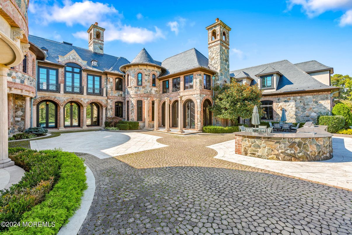 Backyard, Exterior, Facade, French Provincial