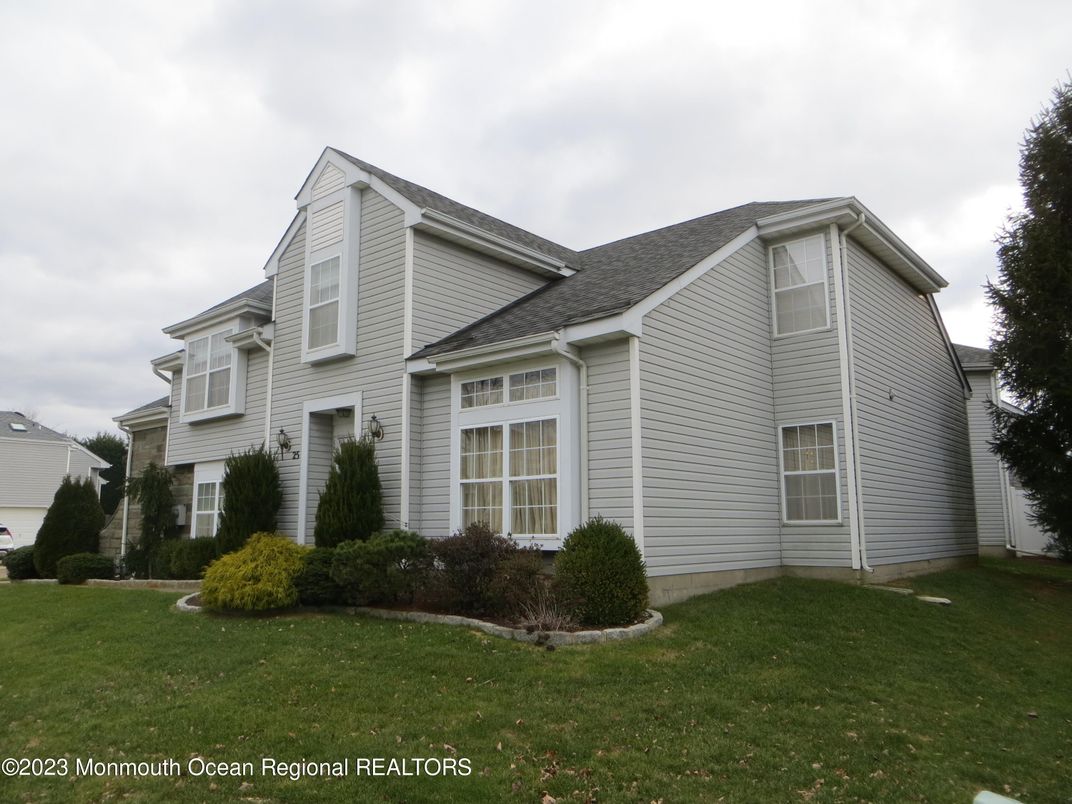 Exterior, Facade, Brick Traditional