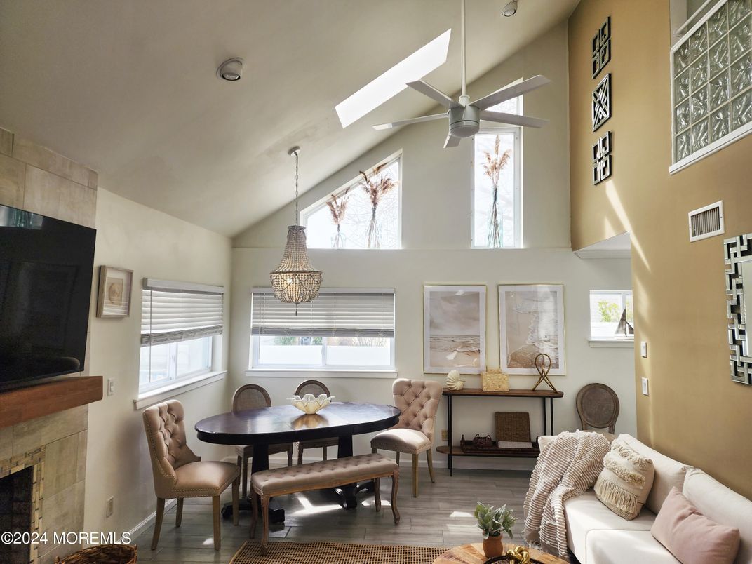 Chandelier, Dining room, Fireplace, Interior, Pendant Lights, Wood Texture Flooring