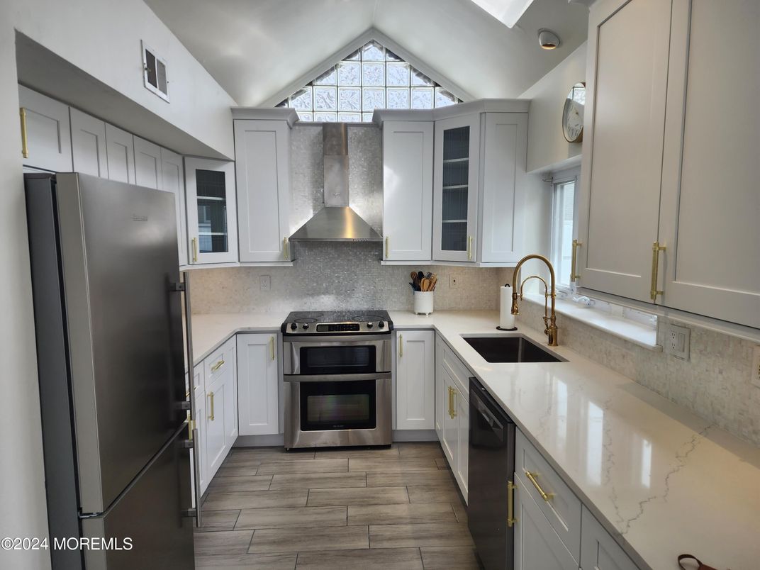 Interior, Kitchen, Stainless Steel Appliances, Wood Texture Flooring