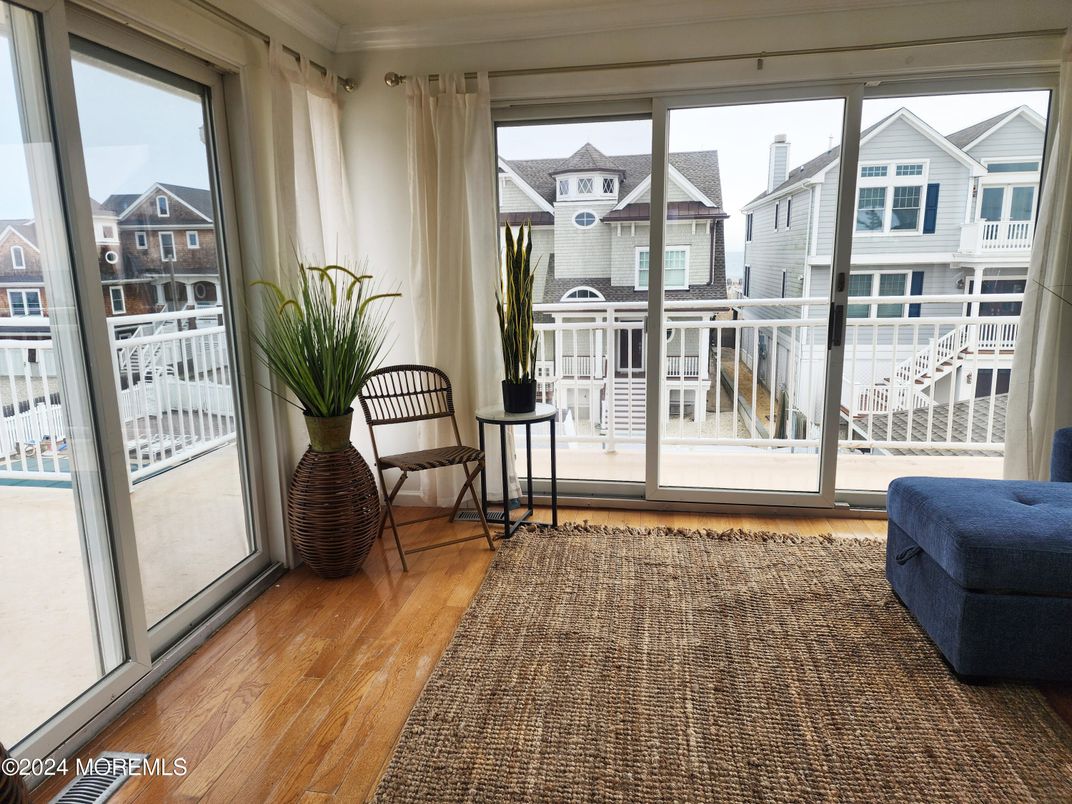 Interior, Sun Room, Wood Texture Flooring