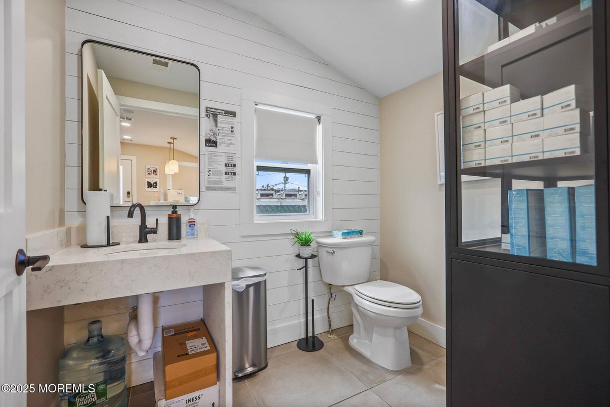 Bathroom, Interior, Pendant Lights