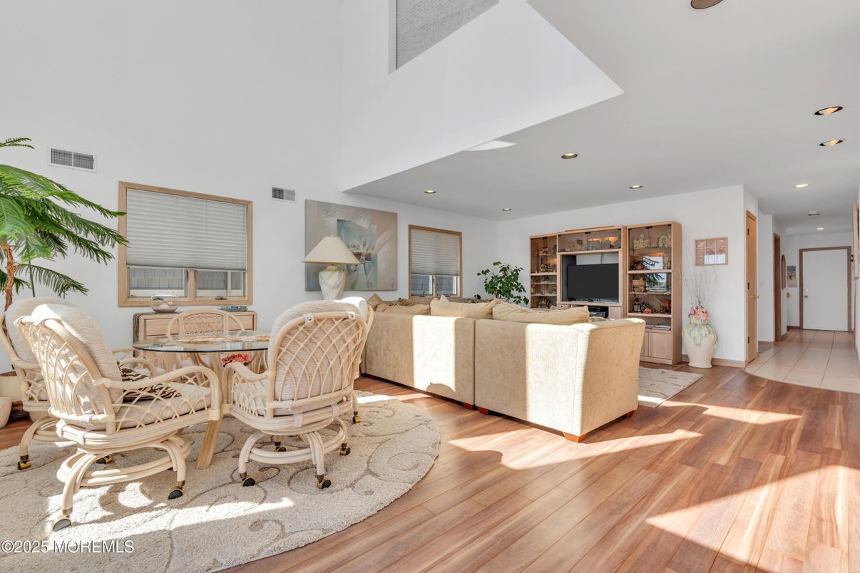 Dining room, Interior, Living room, Recessed Lighting, Wood Texture Flooring