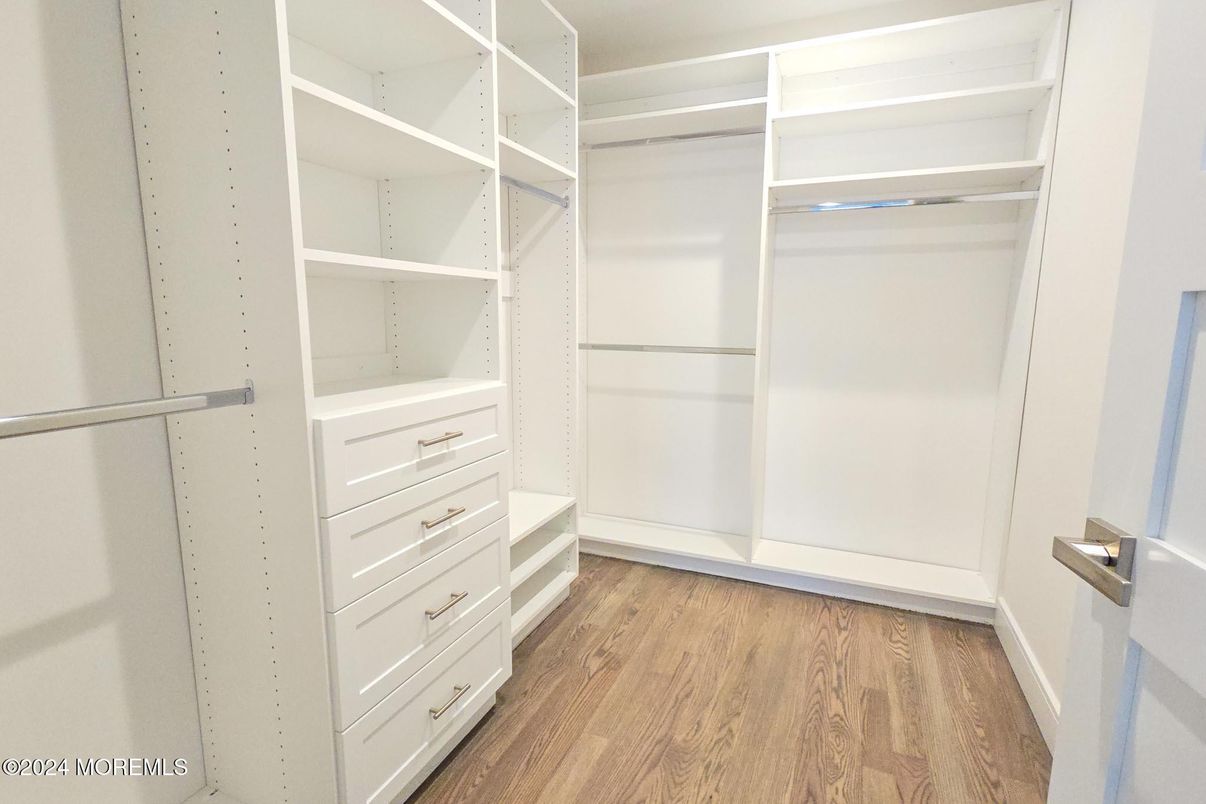 Interior, Walk-in Closets, Wood Texture Flooring