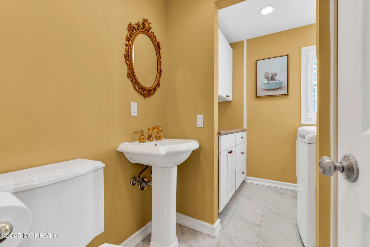 Bathroom, Interior, Marble, Recessed Lighting