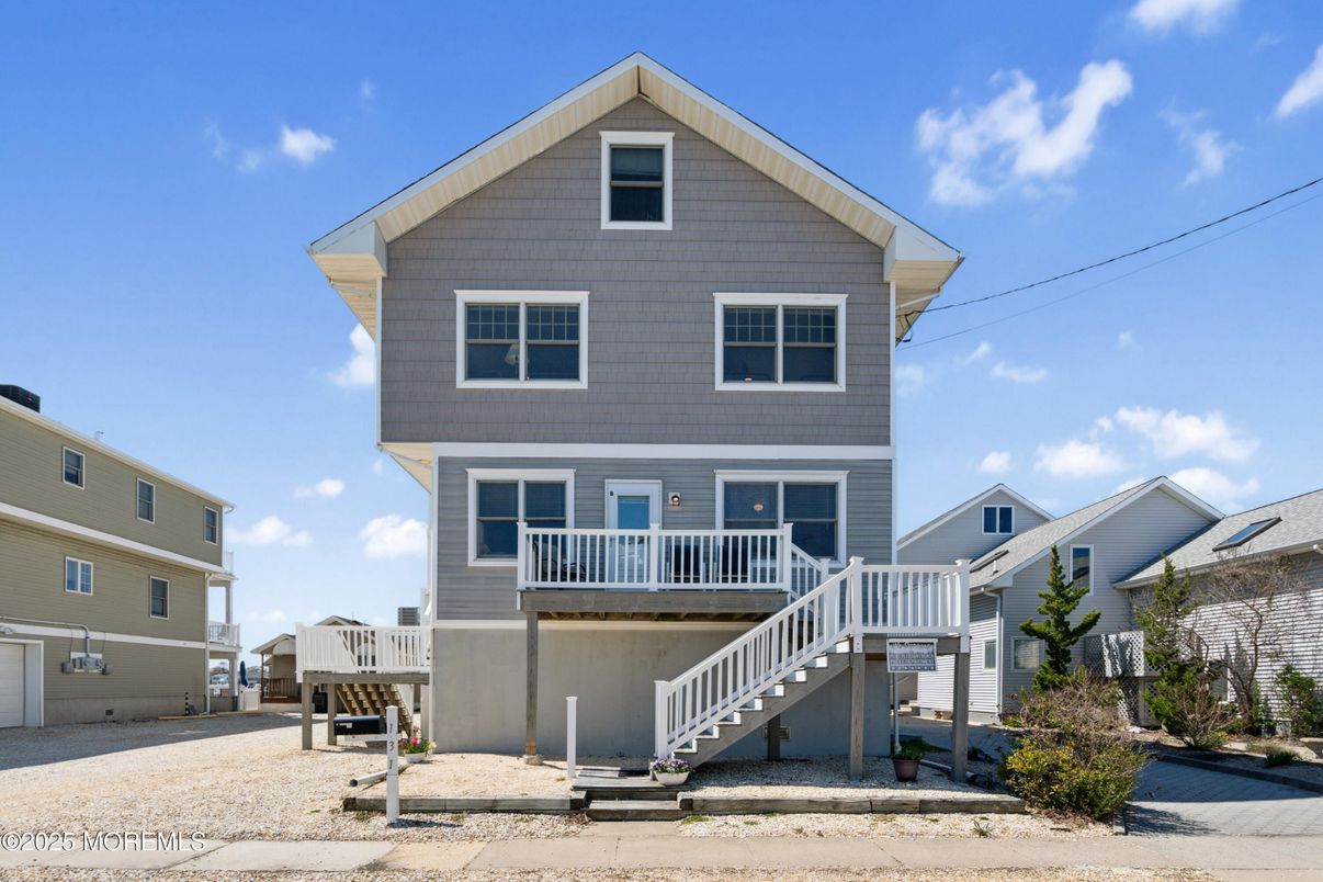 Exterior, Facade, American Craftsman