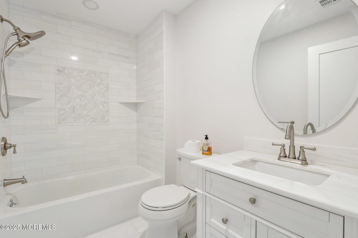 Bathroom, Interior, Recessed Lighting