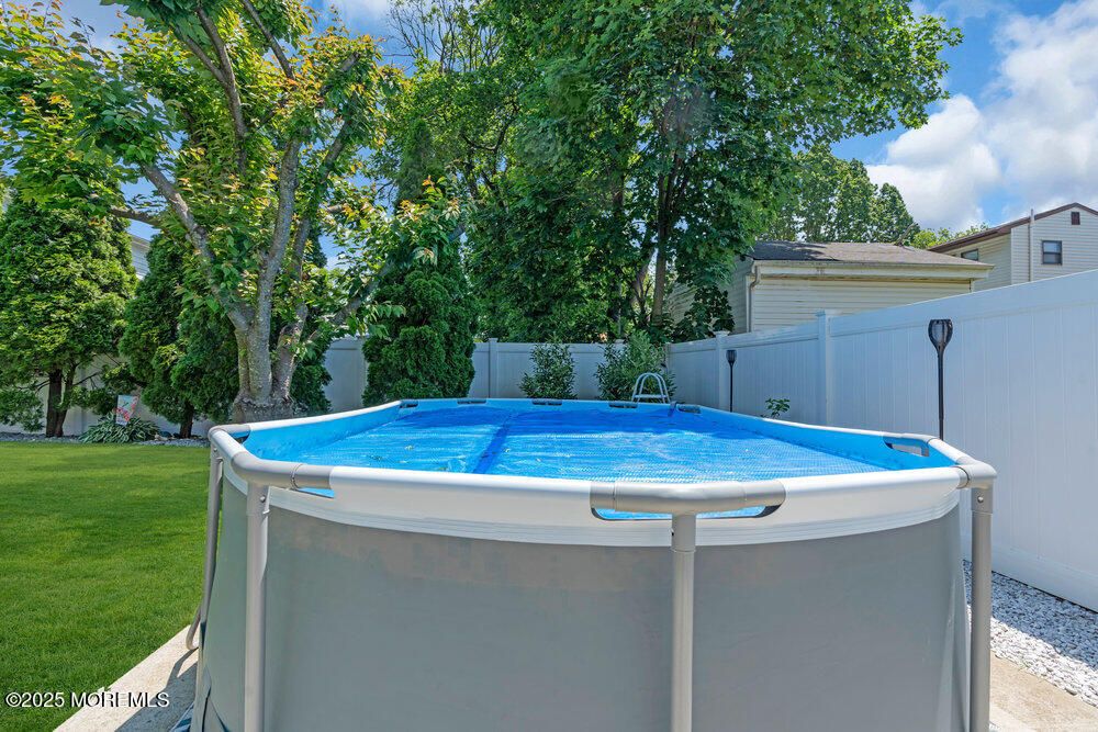 Exterior, Hot Tub, Pool