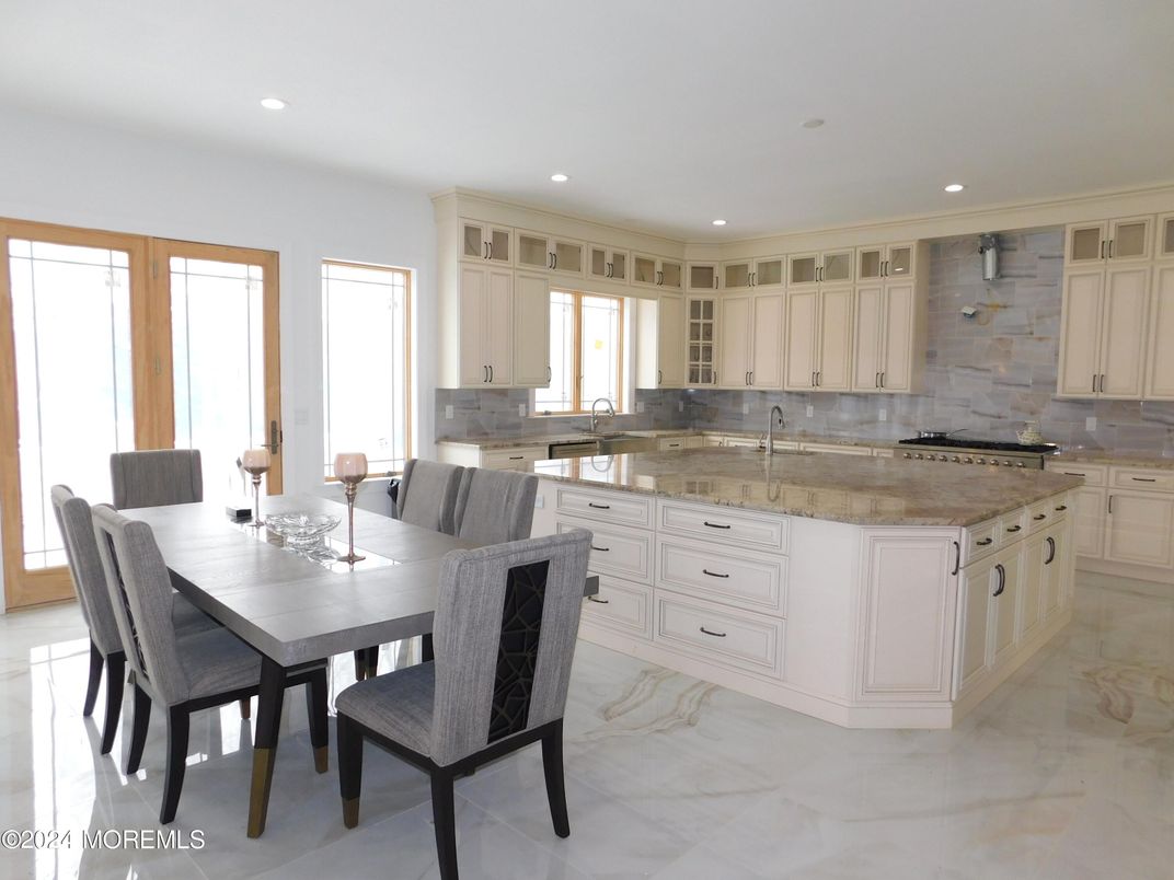 Dining room, Interior, Kitchen, Marble, Recessed Lighting