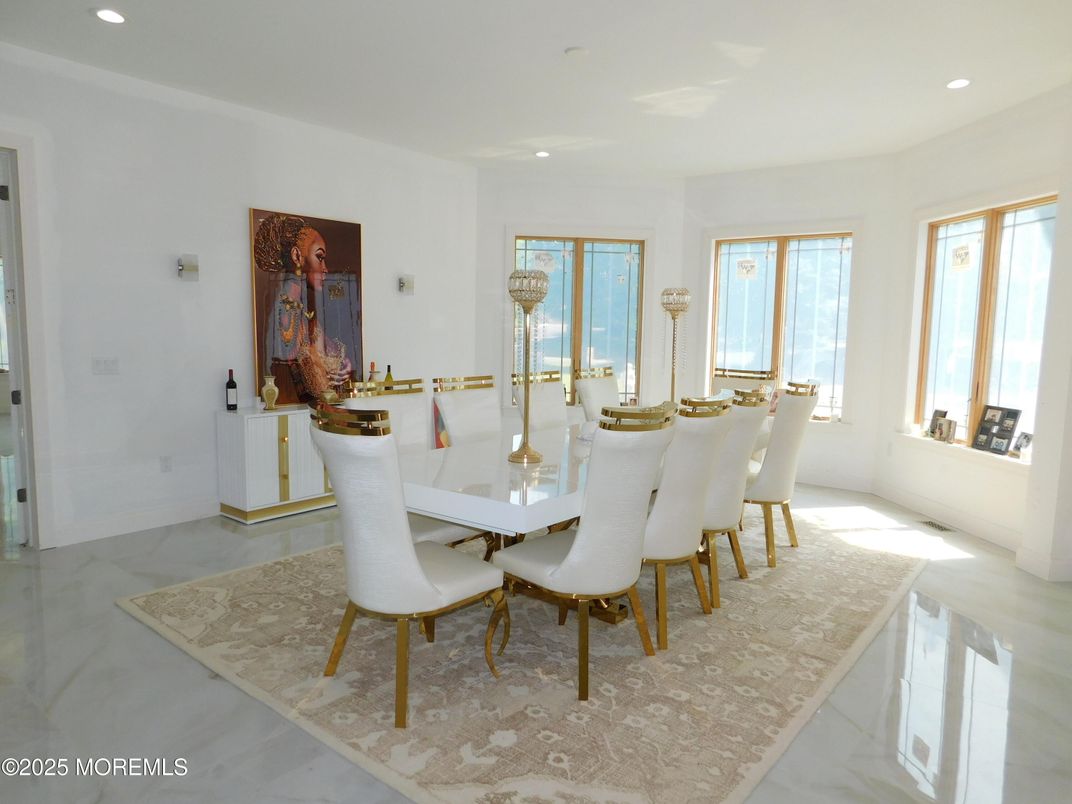 Dining room, Interior, Recessed Lighting