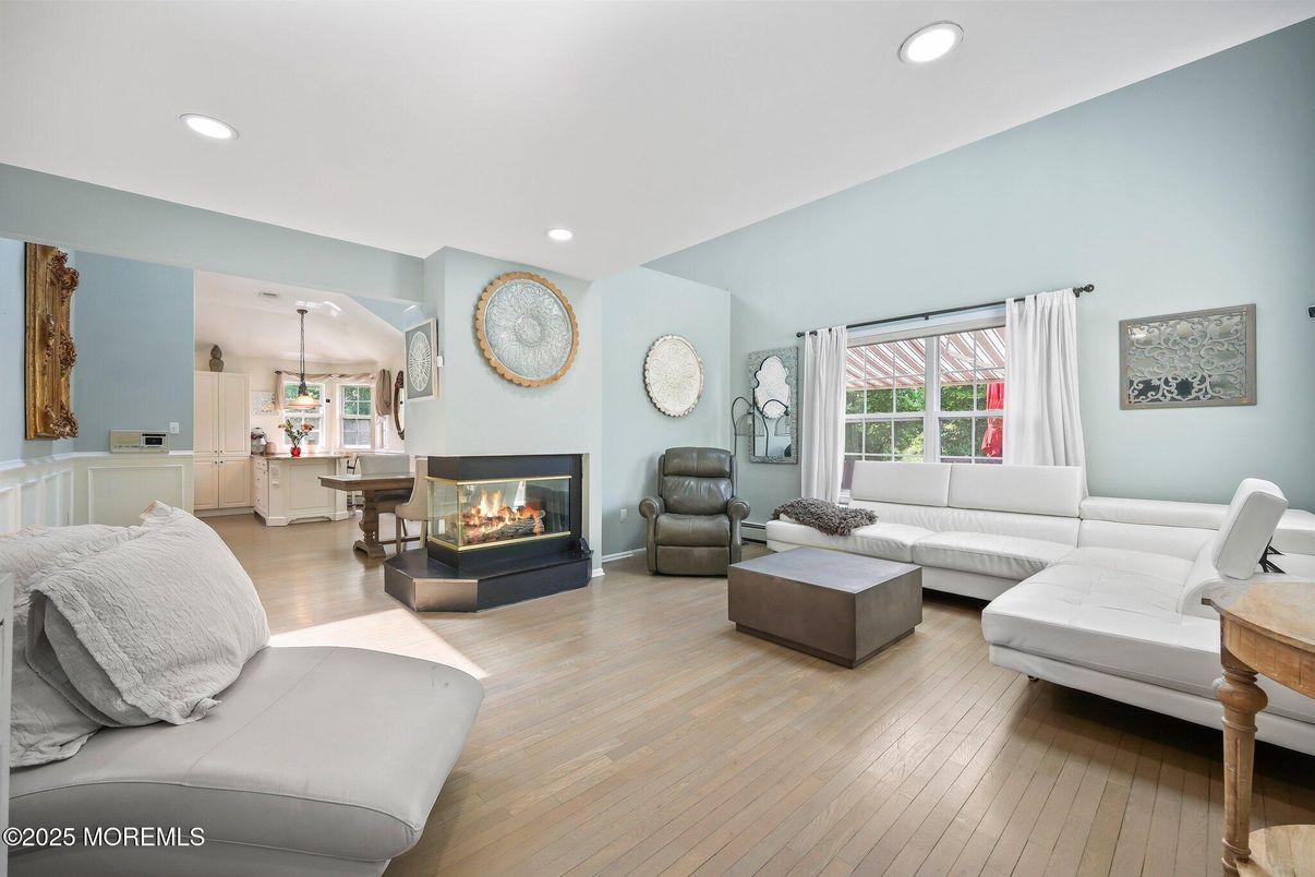 Fireplace, Interior, Living room, Pendant Lights, Recessed Lighting, Wood Texture Flooring