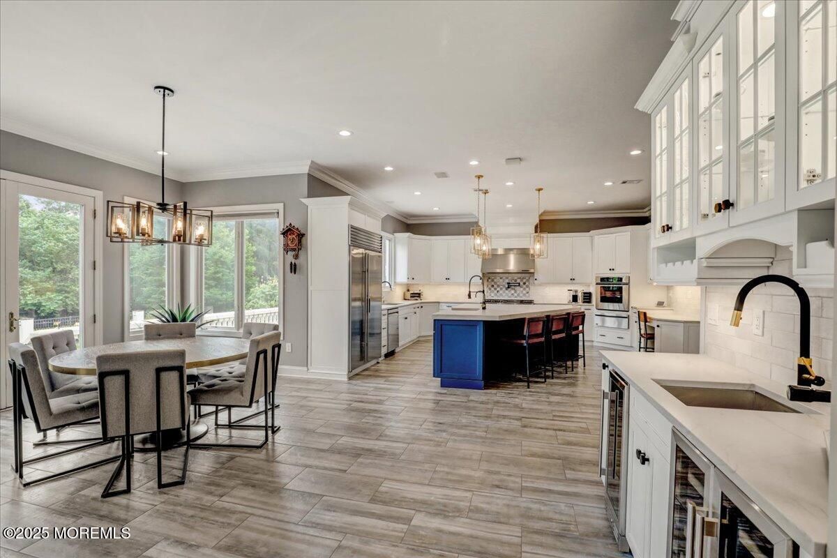 Dining room, Interior, Kitchen, Pendant Lights, Recessed Lighting, Wood Texture Flooring