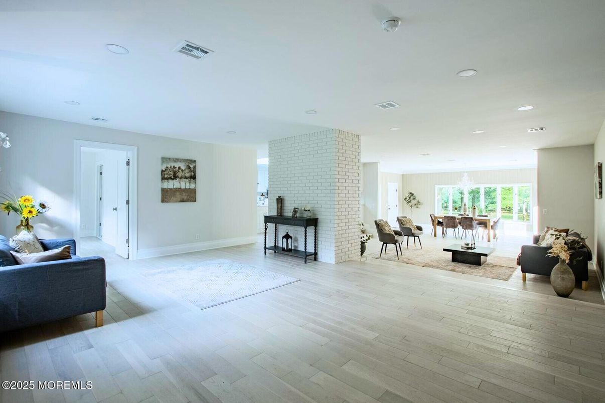 Interior, Recessed Lighting, Wood Texture Flooring