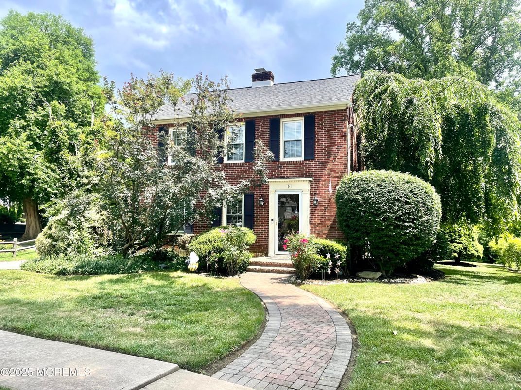 Exterior, Facade, Brick Facade, Georgian